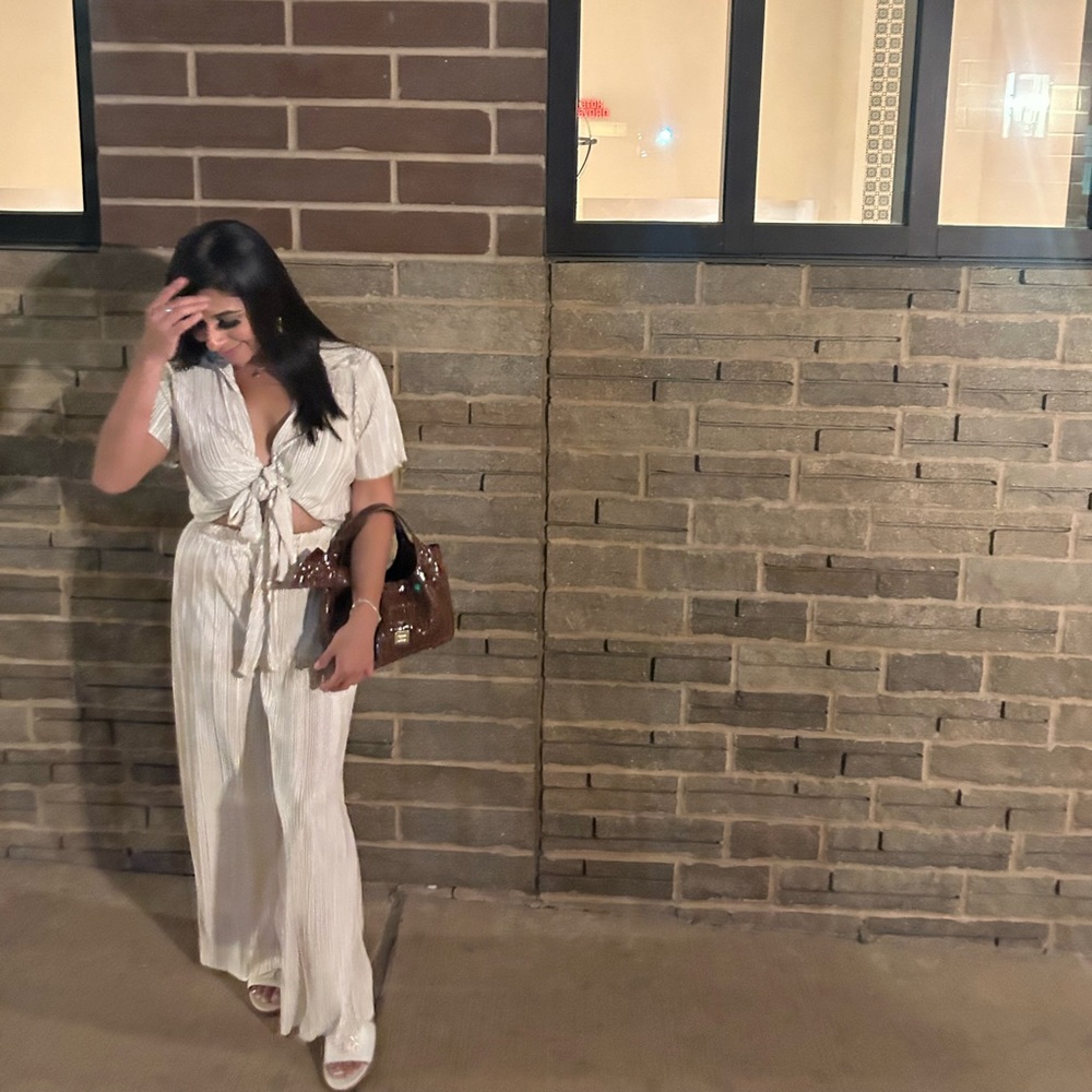 Meet your Posher, Isabel